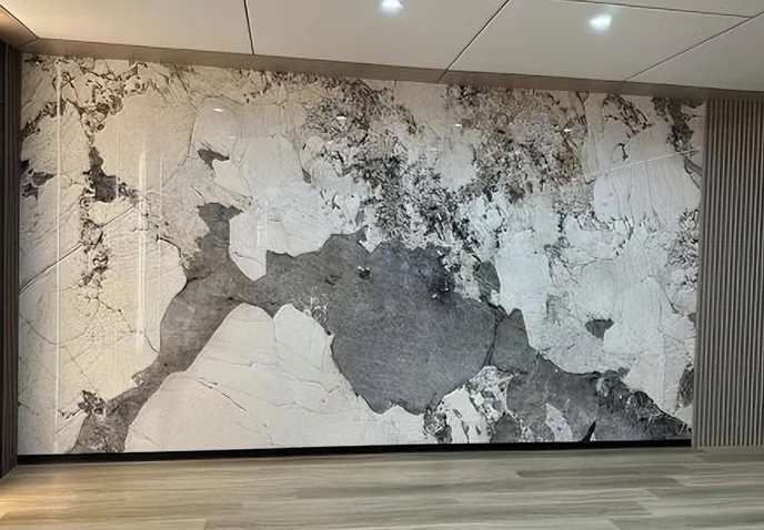 Įvadas į smūgiams atsparią sienų plokštę.