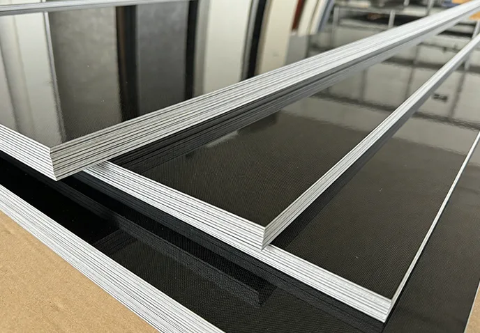 PET veidrodinio anglies kristalo sienų plokštės savybės.